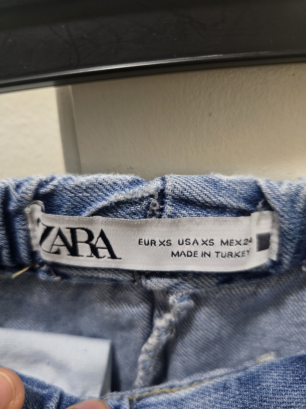 ​Zara High-Waist Elastic Waist Wide Leg Jeans - XS - Picture 3 of 11